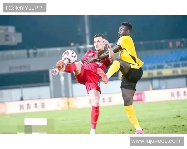 足球明星化身搞笑角色挑战极限趣味视频引发网友热议 足球明星化身搞笑角色挑战极限趣味视频引发网友热议