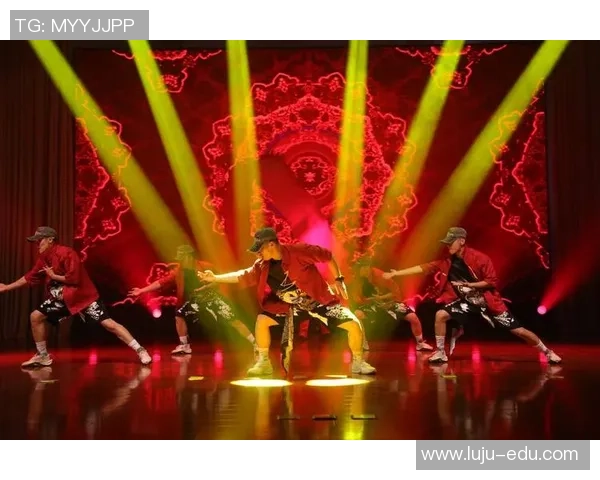 武汉街舞队与北京街舞队赛后复盘团队协作的精彩瞬间与经验分享