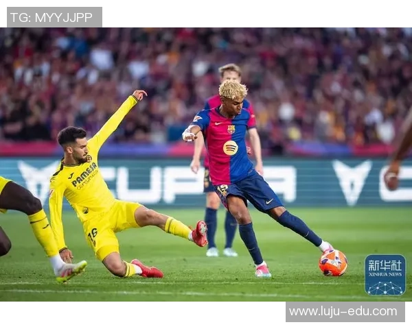 足球明星原地晃人技巧解析与精彩瞬间回顾图集 足球明星原地晃人技巧解析与精彩瞬间回顾图集