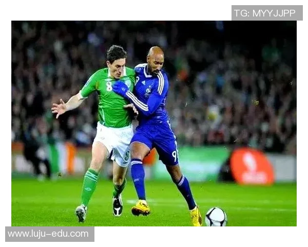 足球明星在球场上的独特习惯与风格揭秘你知道他们是如何保持最佳状态的吗 足球明星在球场上的独特习惯与风格揭秘你知道他们是如何保持最佳状态的吗