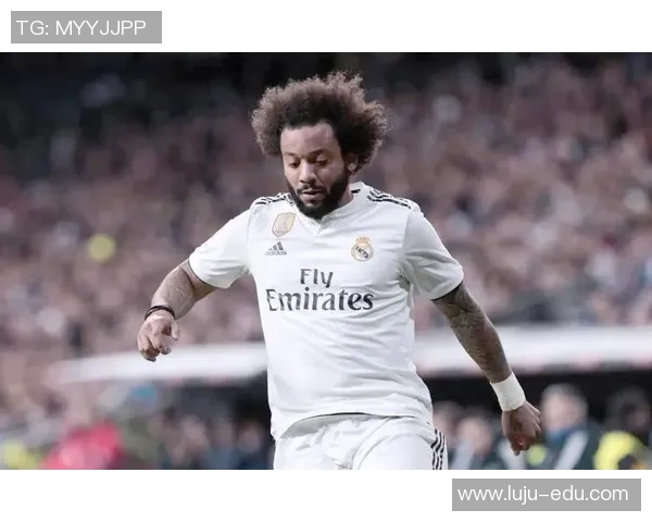 足球明星墨皇马的辉煌历程与未来展望解析 足球明星墨皇马的辉煌历程与未来展望解析