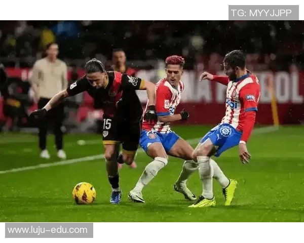 足球明星家人遭遇威胁事件引发社会关注与媒体热议