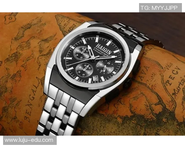 足球明星戴米勒手表引领时尚潮流展现运动与奢华完美结合 足球明星戴米勒手表引领时尚潮流展现运动与奢华完美结合