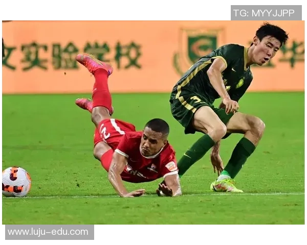 足球明星摔角大赛精彩瞬间集锦让你领略不一样的运动魅力与激情