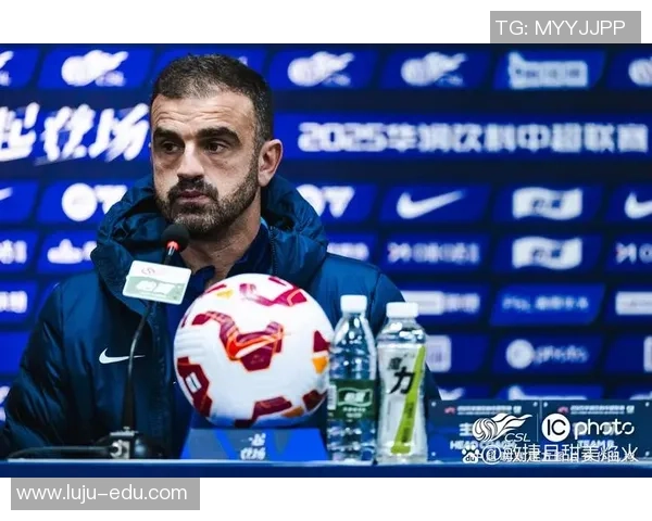 足球明星新冠阳性引发全球关注球迷担忧赛事未来发展与健康安全