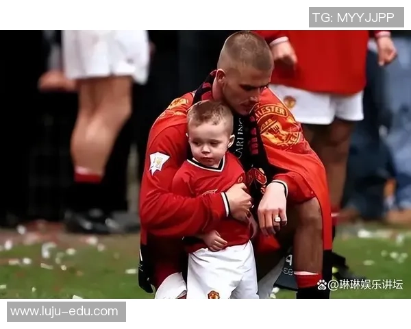 足球明星温馨瞬间抱娃照片集锦展现亲子情深与运动魅力
