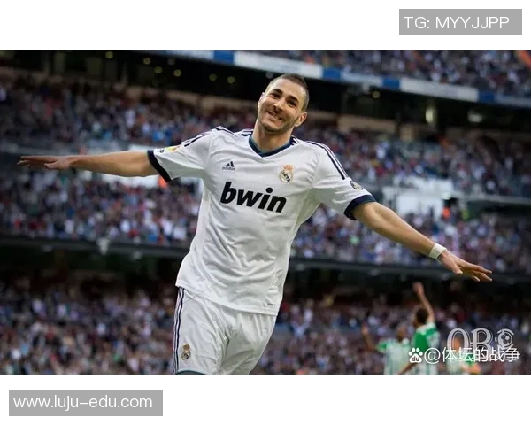 足球明星球员的成长历程与背后故事揭秘