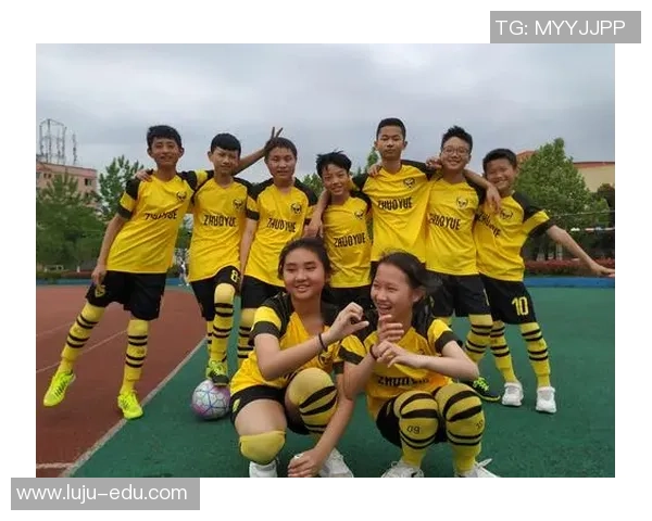 足球明星的妻子们谁更美丽揭晓她们的魅力与风采 足球明星的妻子们谁更美丽揭晓她们的魅力与风采