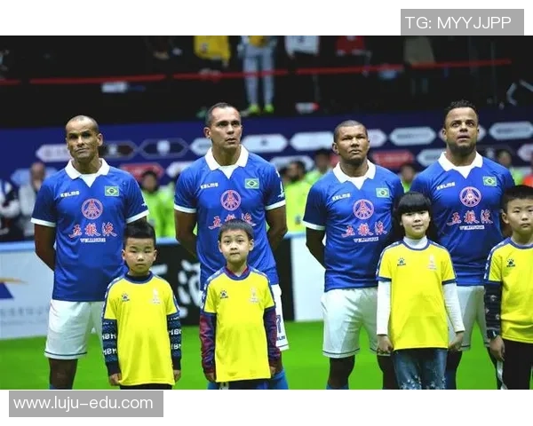 足球明星的英语能力揭秘：他们如何在国际舞台上沟通与交流