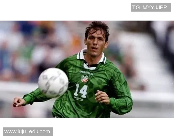 足球明星的自信之路如何在绿茵场上绽放光芒与荣耀 足球明星的自信之路如何在绿茵场上绽放光芒与荣耀