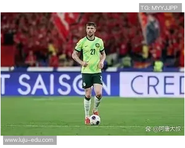 足球明星突遭重病引发球迷担忧各界纷纷送上祝福与支持