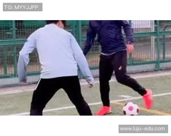 足球明星的魔鬼训练揭秘体能与技巧的极限挑战照片集锦