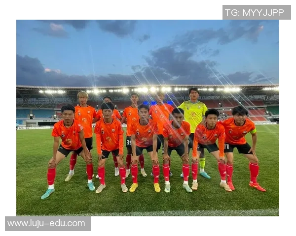 足球明星职业照片全景展示让你领略球场风采与魅力 足球明星职业照片全景展示让你领略球场风采与魅力