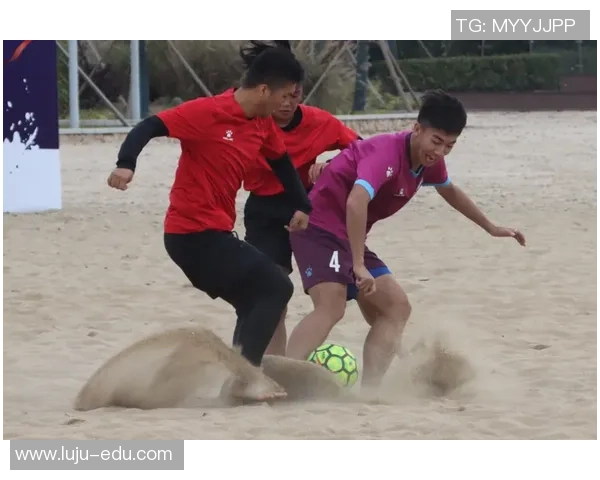 足球明星腿法大比拼谁能技压群雄展现绝佳球技与风采 足球明星腿法大比拼谁能技压群雄展现绝佳球技与风采