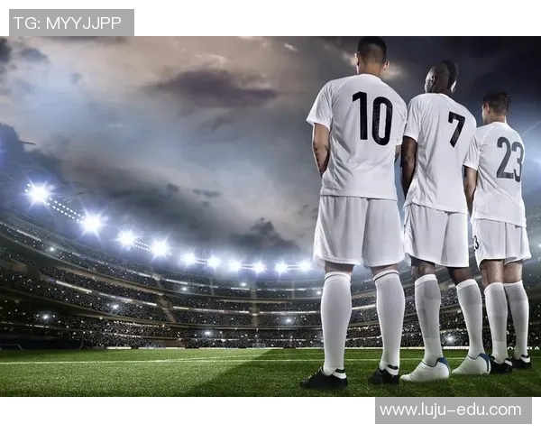 足球明星荣耀时刻颁奖典礼盛况回顾星光璀璨见证传奇瞬间 足球明星荣耀时刻颁奖典礼盛况回顾星光璀璨见证传奇瞬间