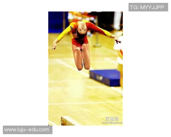 足球明星脚踝肿胀现象分析及其对运动表现的影响探讨 足球明星脚踝肿胀现象分析及其对运动表现的影响探讨